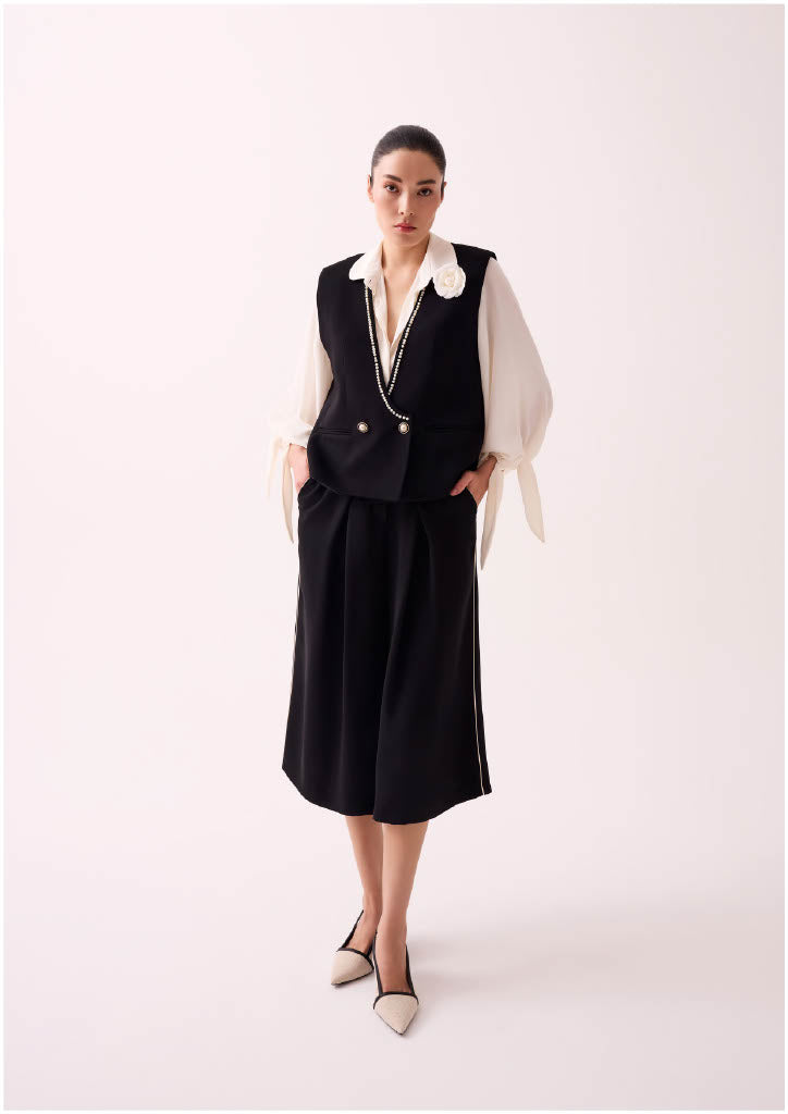 İnci Detaylı Siyah Yelek