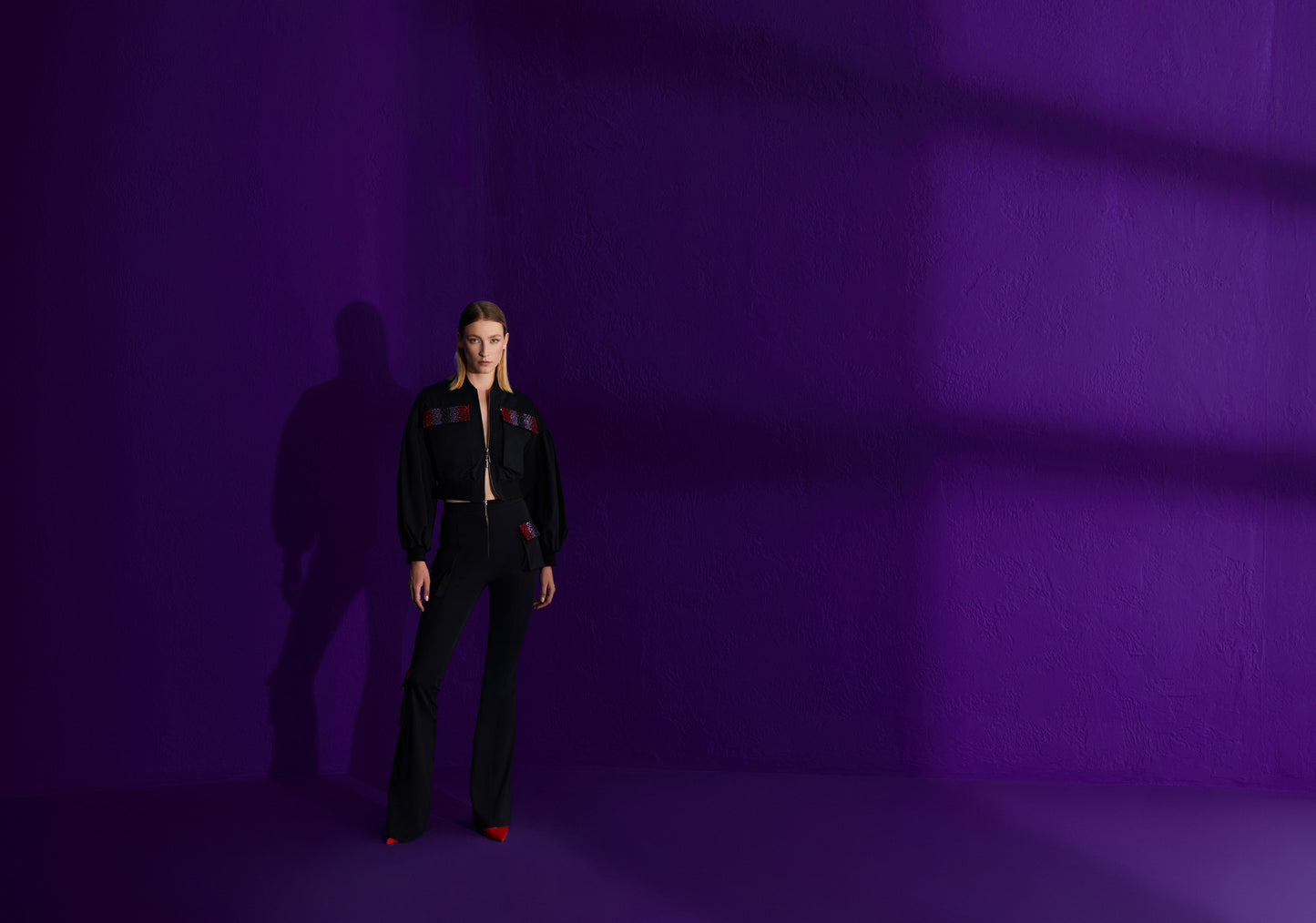 Cep Kapakları Taşlı Siyah Pantolon