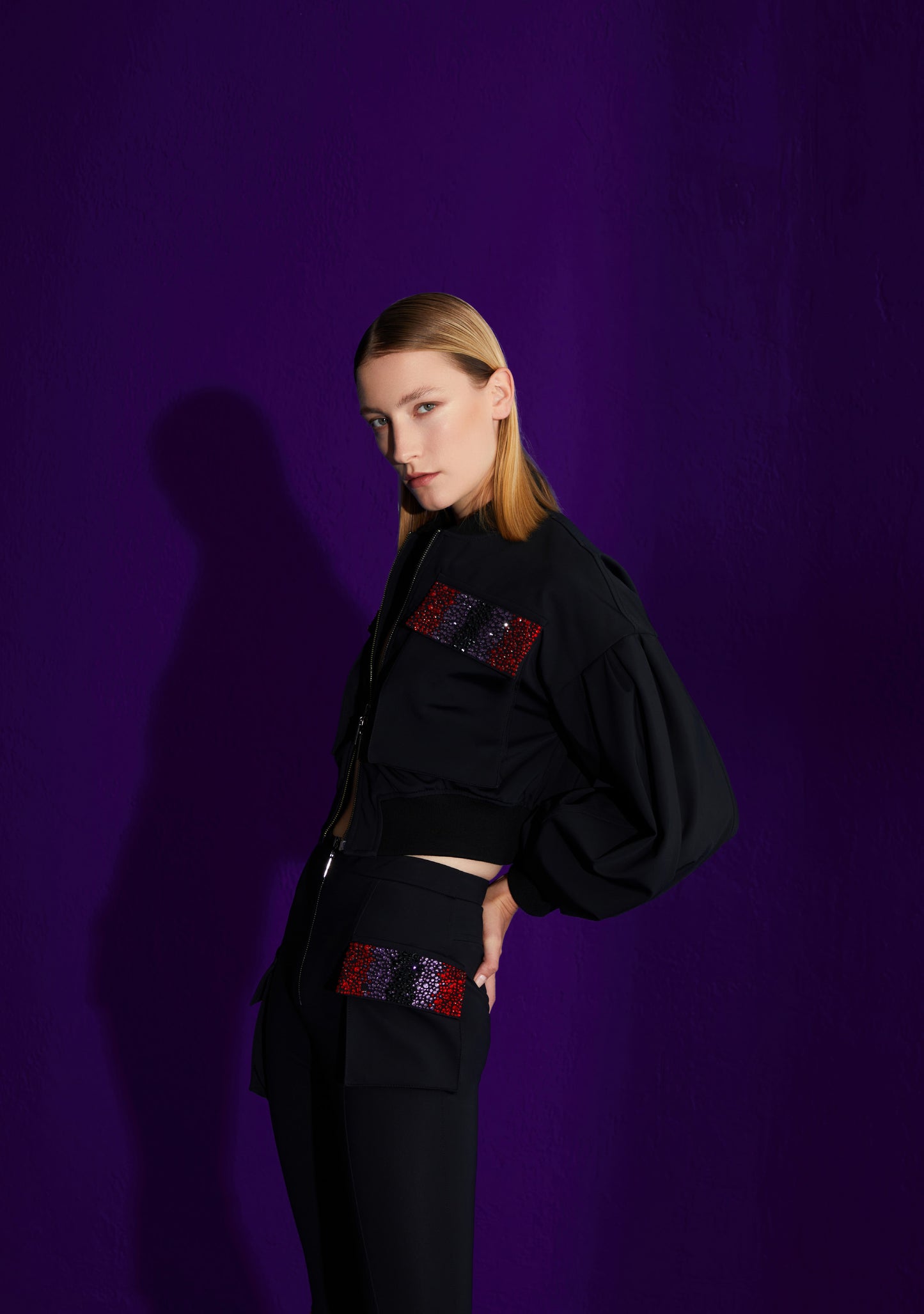 Cep Kapakları Taşlı Siyah Ceket