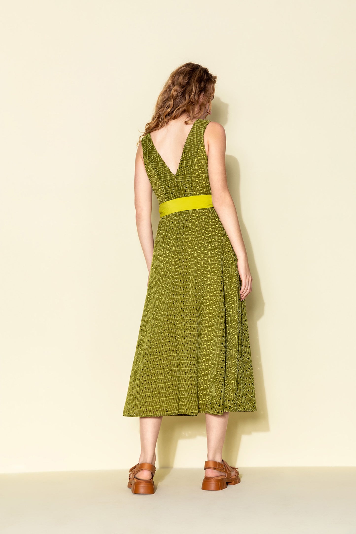 Kruvaze Yaka Kemerli Midi Boy Elbise