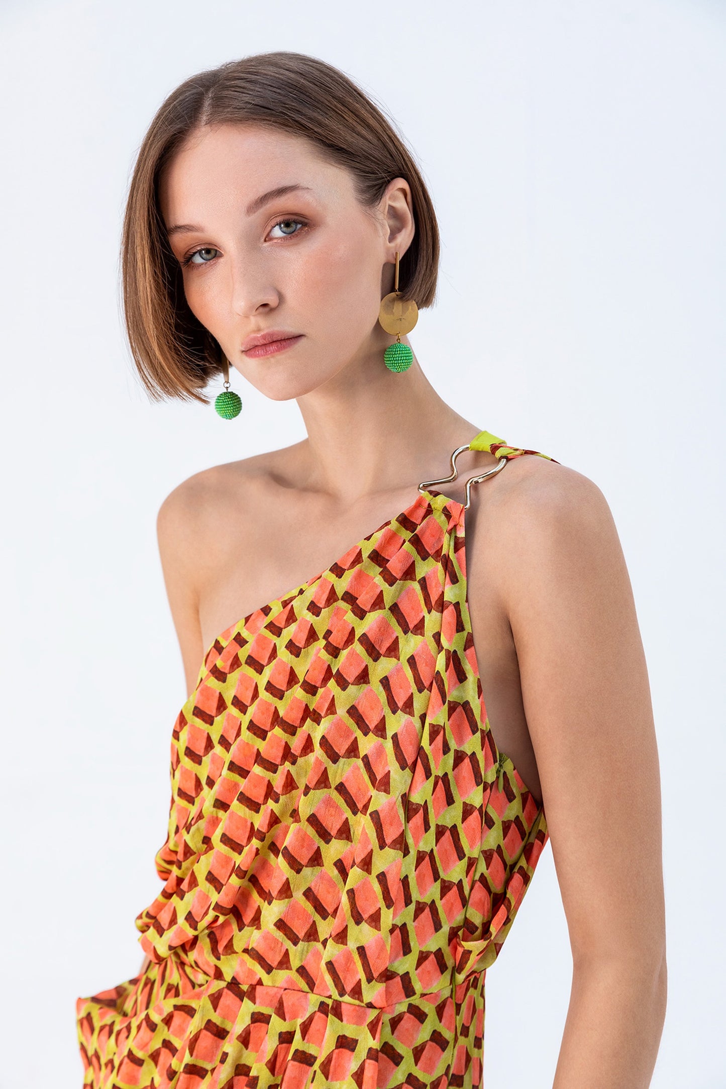 Tek Omuz Aksesuar Detaylı Uzun Elbise