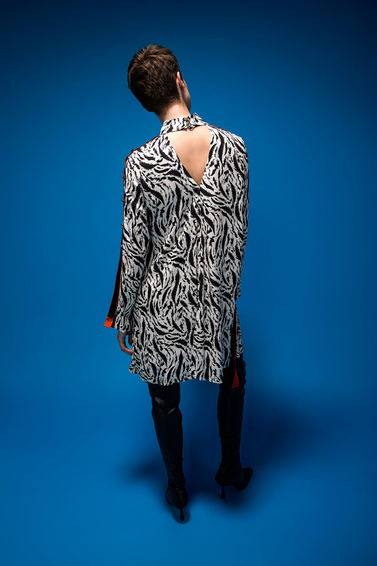 Omuzları Apoletli Elbise