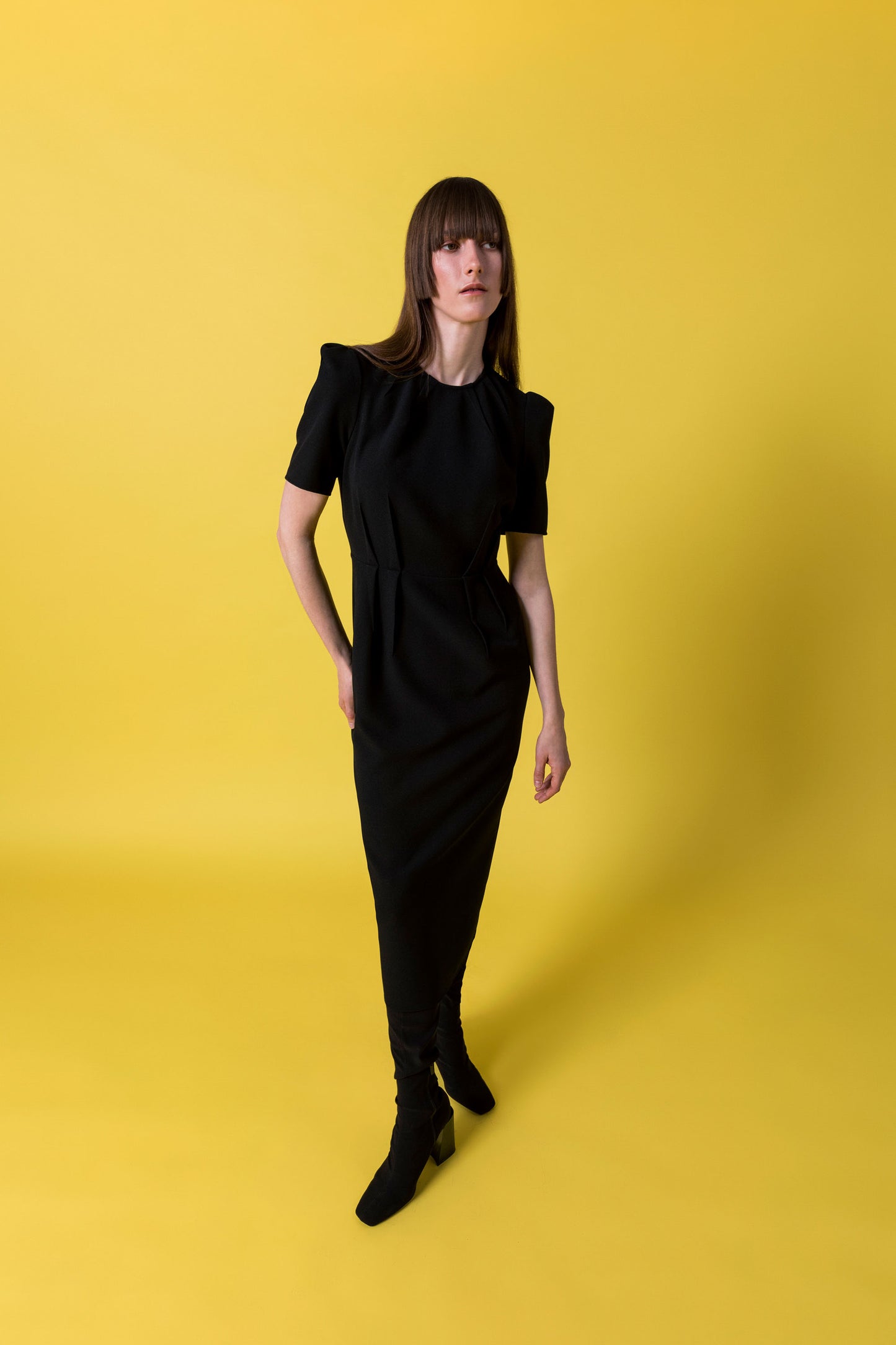 Sırt Detaylı Midi Boy Elbise