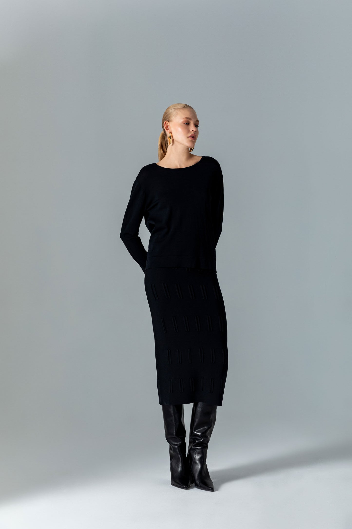 Sırt Dekolteli Triko Bluz