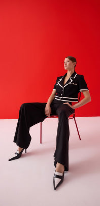 Geniş Paça Pile Detaylı Siyah Pantolon