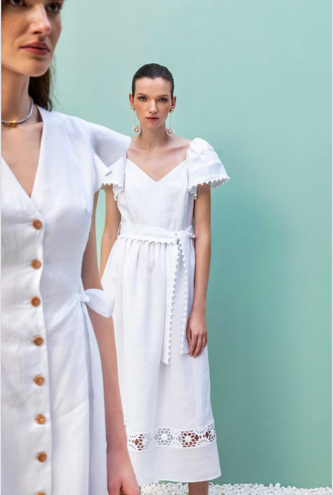 Fisto Detaylı Midi Boy Beyaz Keten Elbise