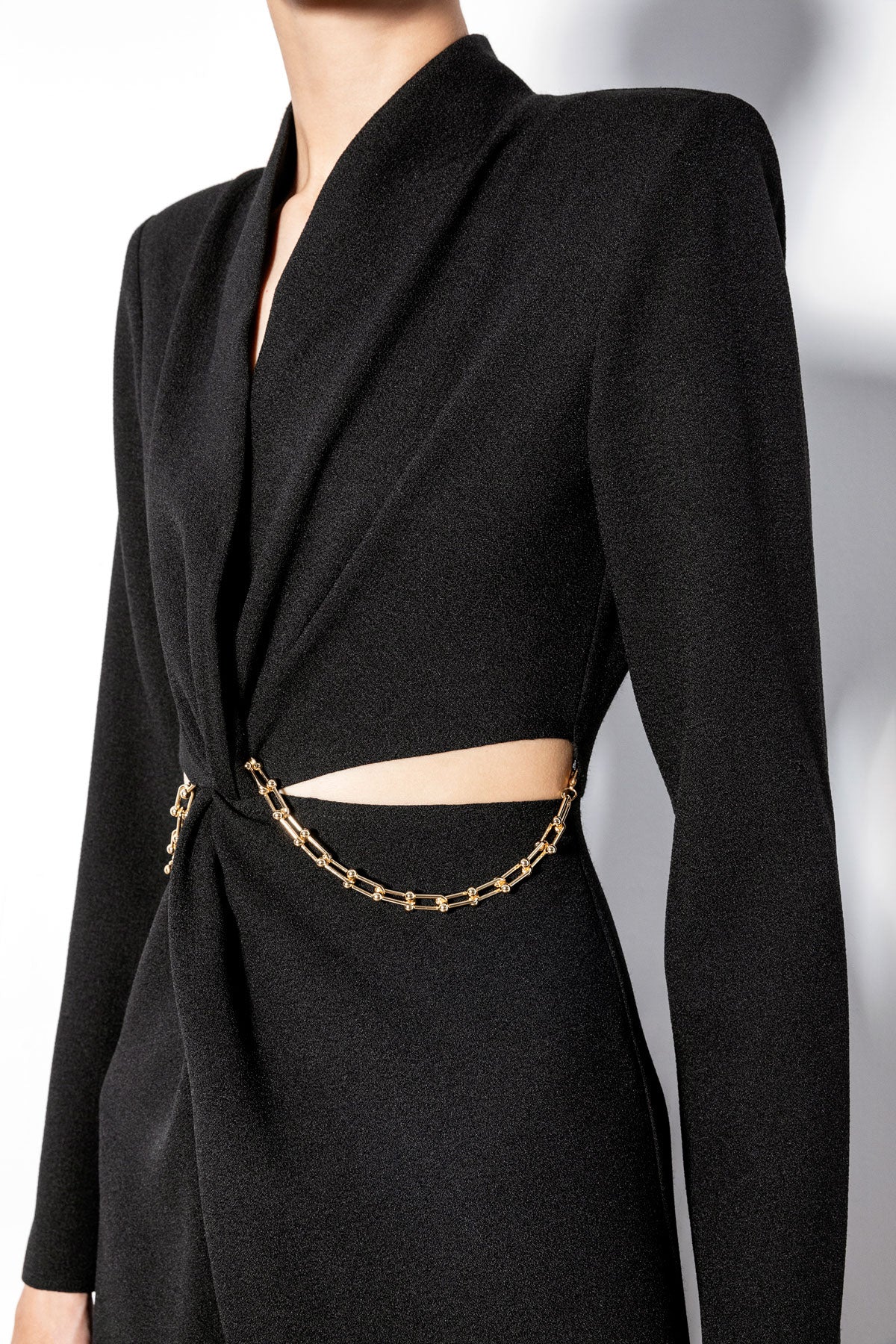 Siyah Cut-Out Detaylı Midi Elbise