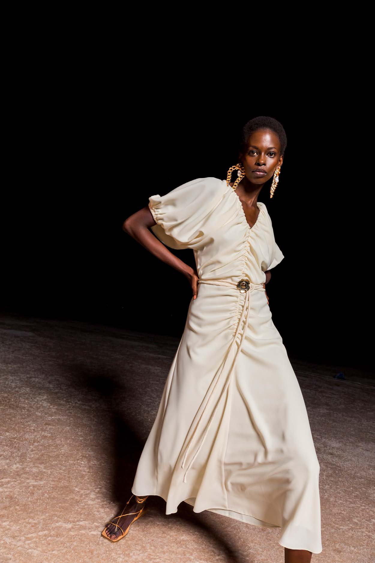 Yakası Büzgülü Elbise