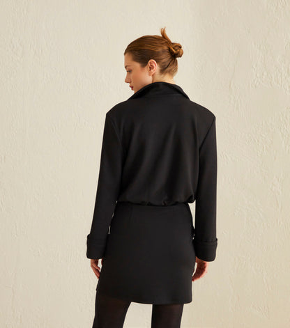 Siyah Yakası Çıt Çıtlı Taş İşlemeli Mini Elbise