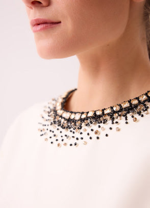 Beyaz Otri̇ş Detaylı Taş İşlemeli̇ Bluz